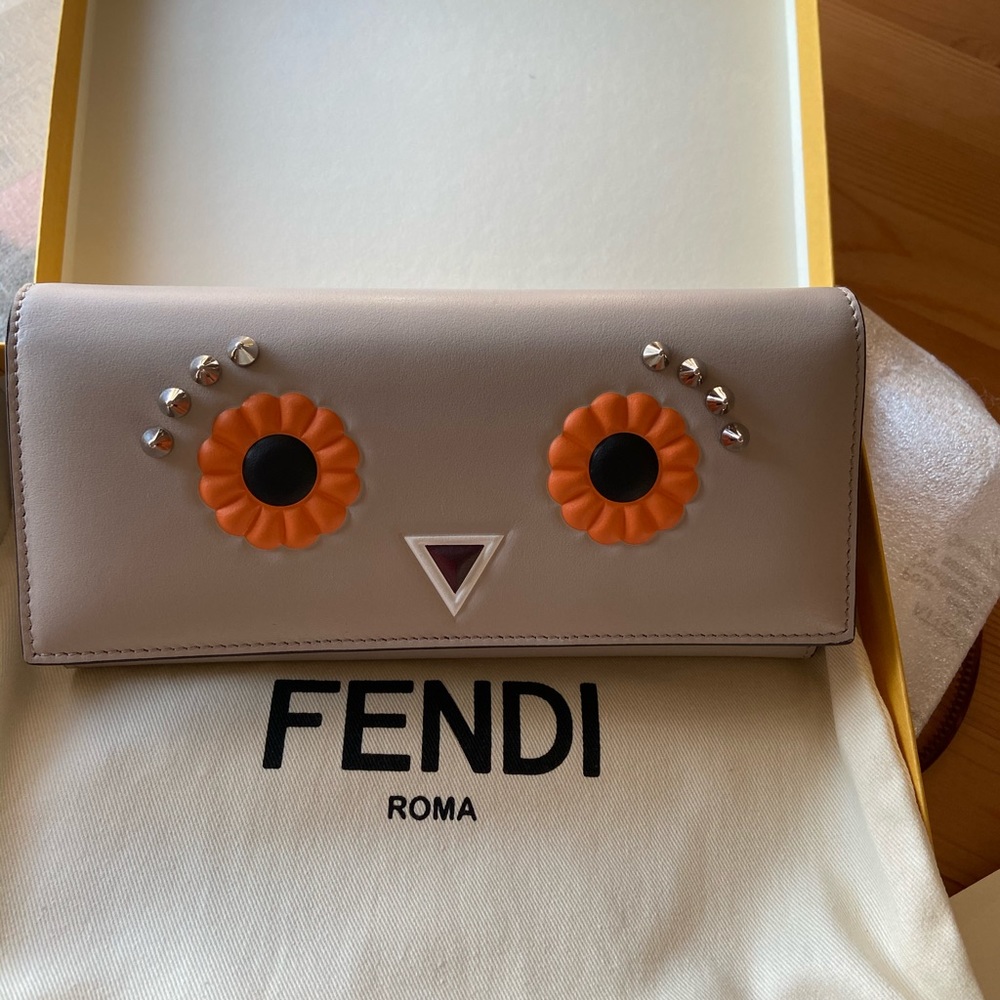 Fendi wallet on a chain